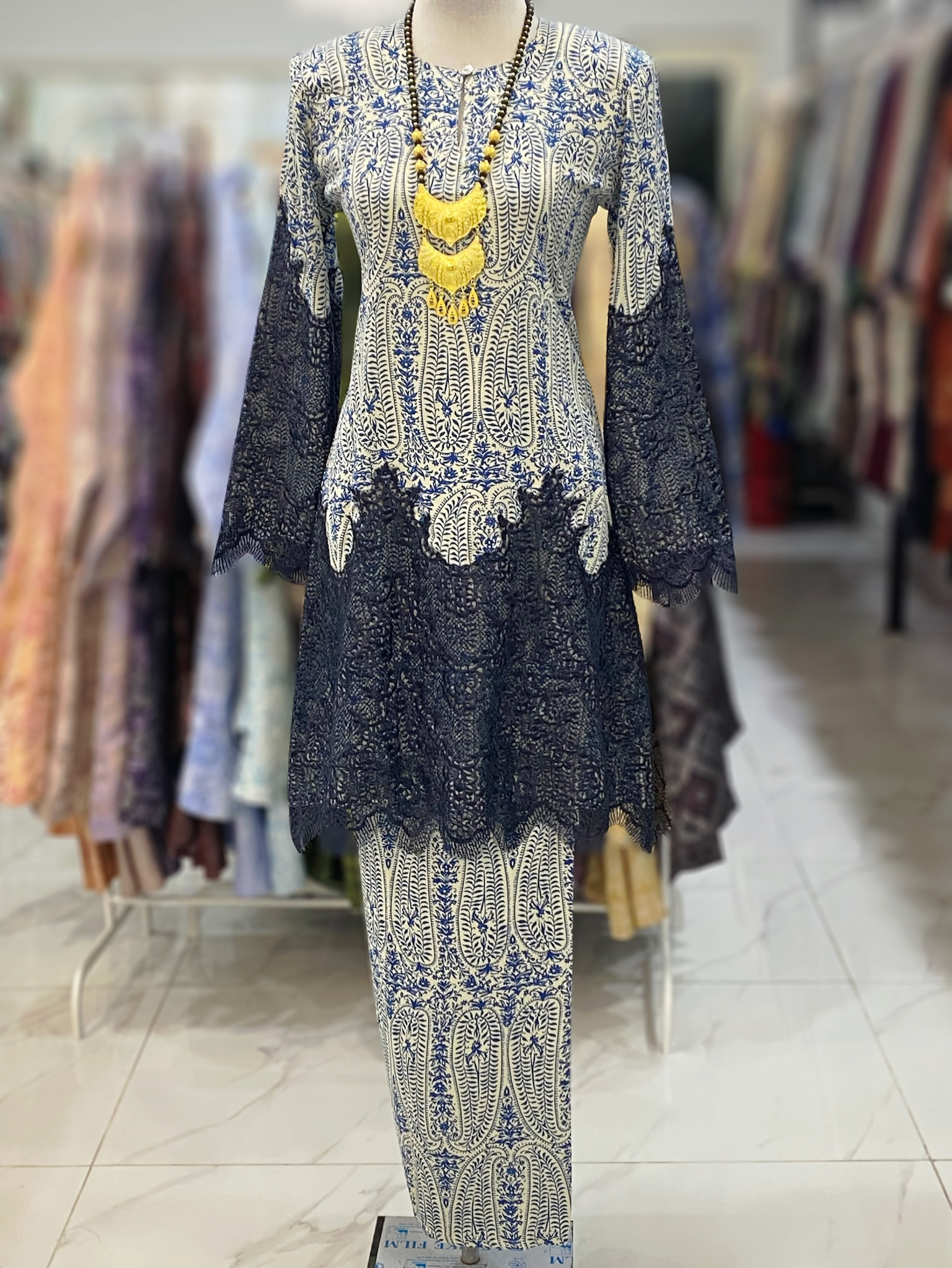 CAMELIA KURUNG BORDER LACE DARK BLUE – Apple couture