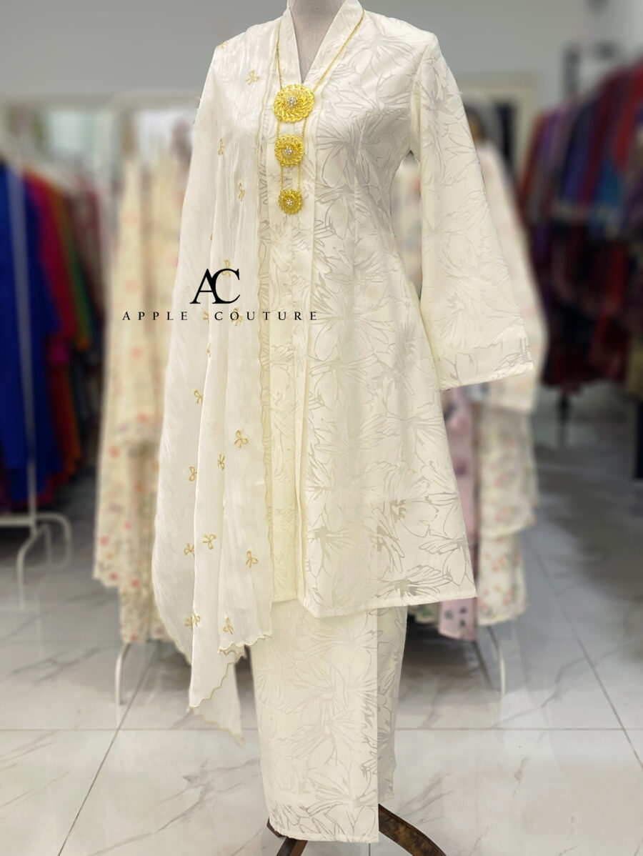 KEBAYA LABUH DANG ANUM FULL LACE WHITE